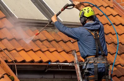 Démoussage et hydrofuge de toiture à Roucy